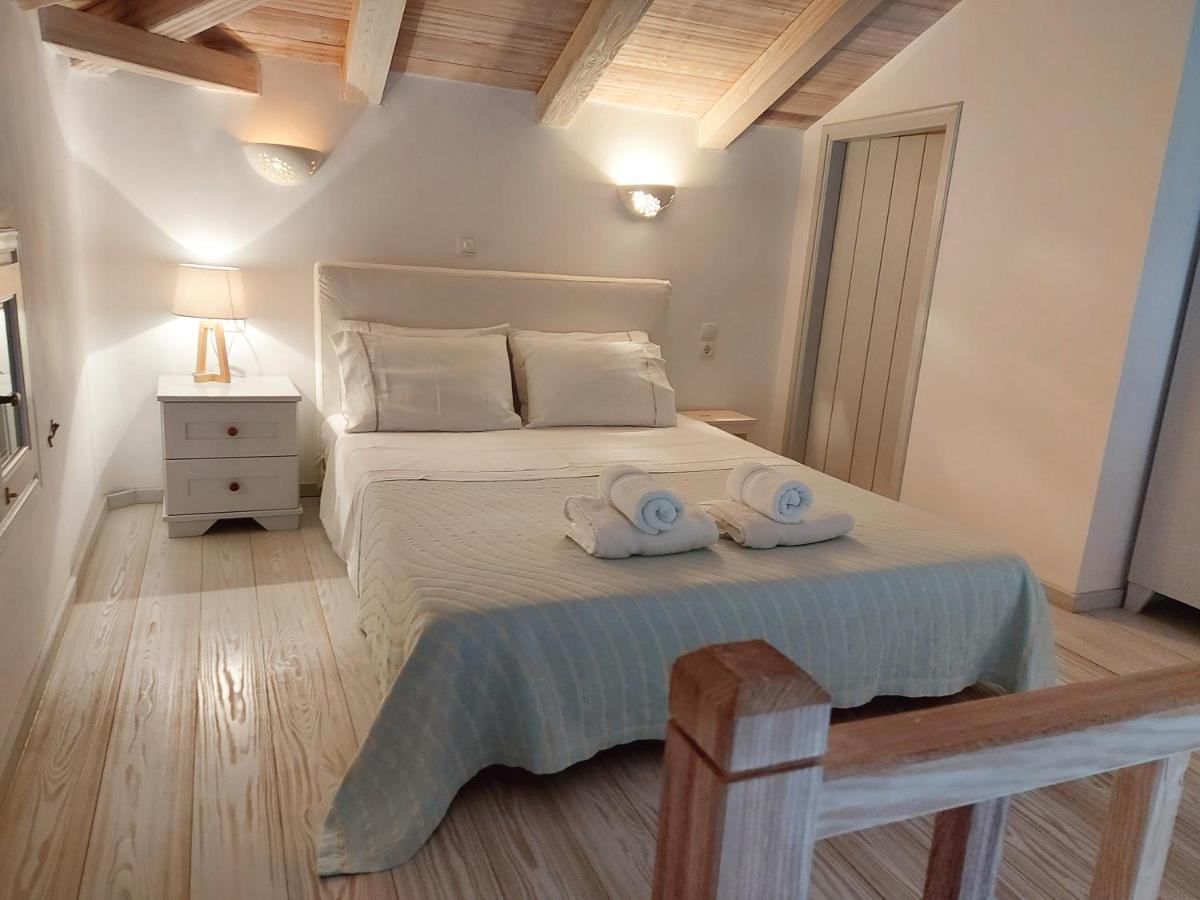 Simos Suites Elafonissos Exterior photo